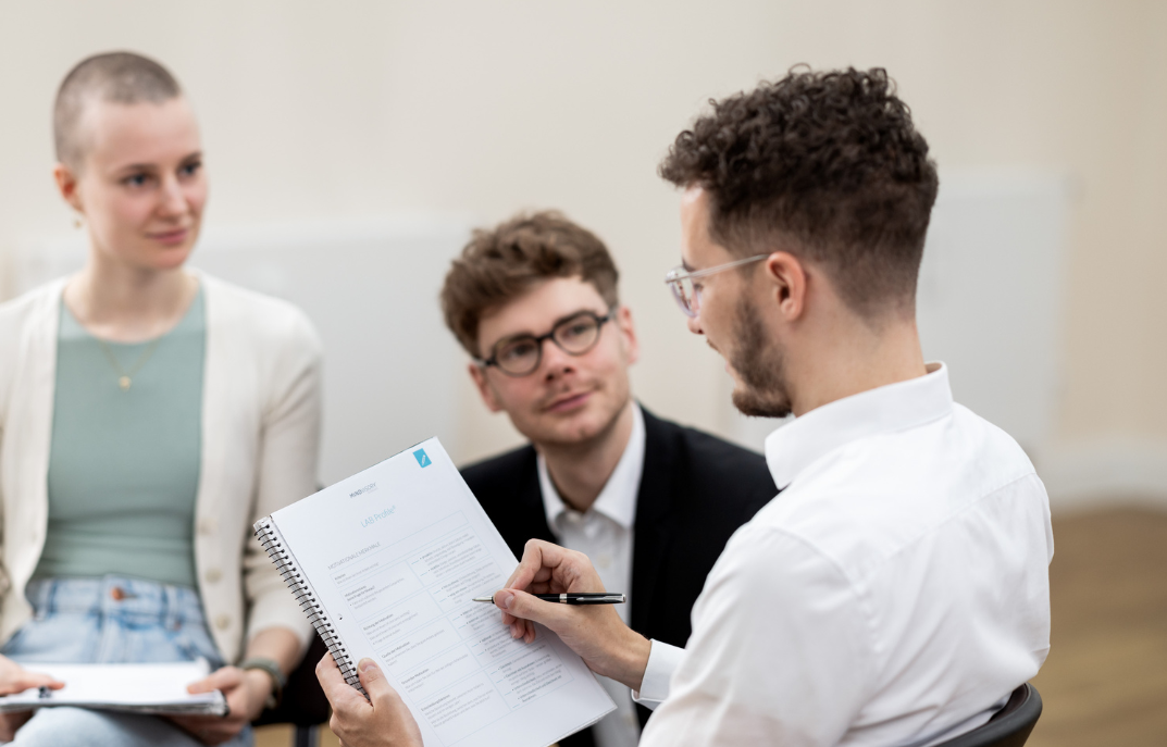 NLP Ausbildung mit Youri Keifens in Köln, Trainer erklärt Meta-Programme